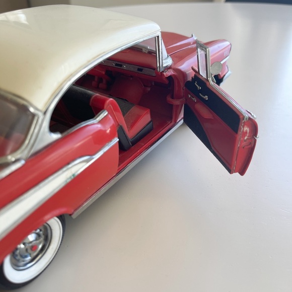 AMT 1957 Chevrolet 2 Door Hardtop Model - Picture 8 of 13